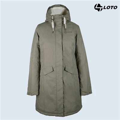 Met bont gevoerde winterjas